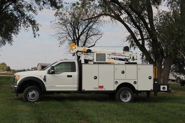 hydraulic-mounted