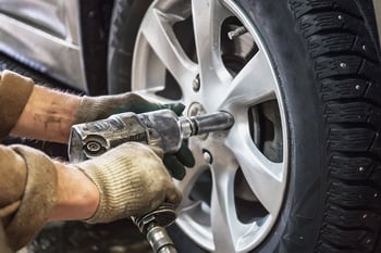 impact-wrench-tire-change