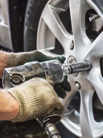 impact-wrench-tire-change